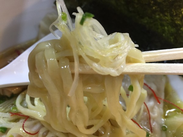 美志満 塩ワンタンラーメン 麺リフト